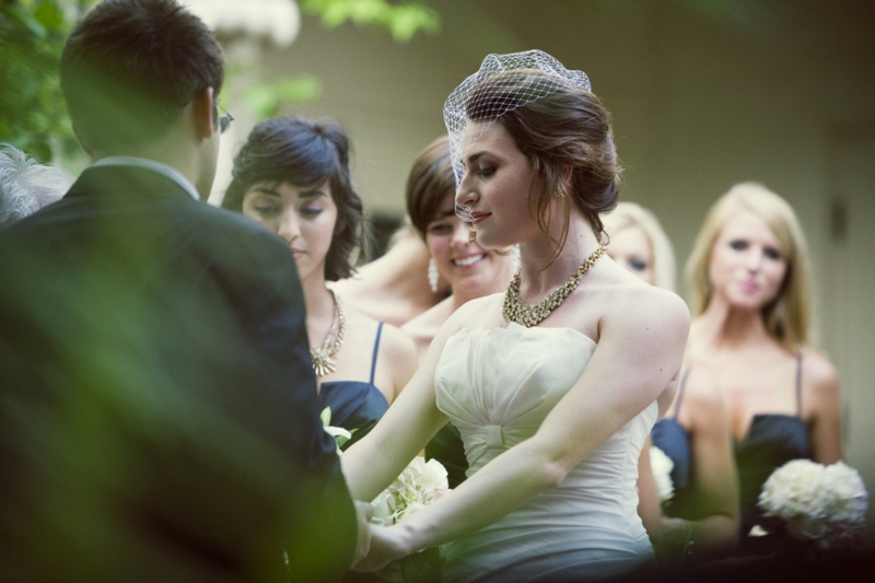 Black & White Art Inspired Wedding via TheELD.com