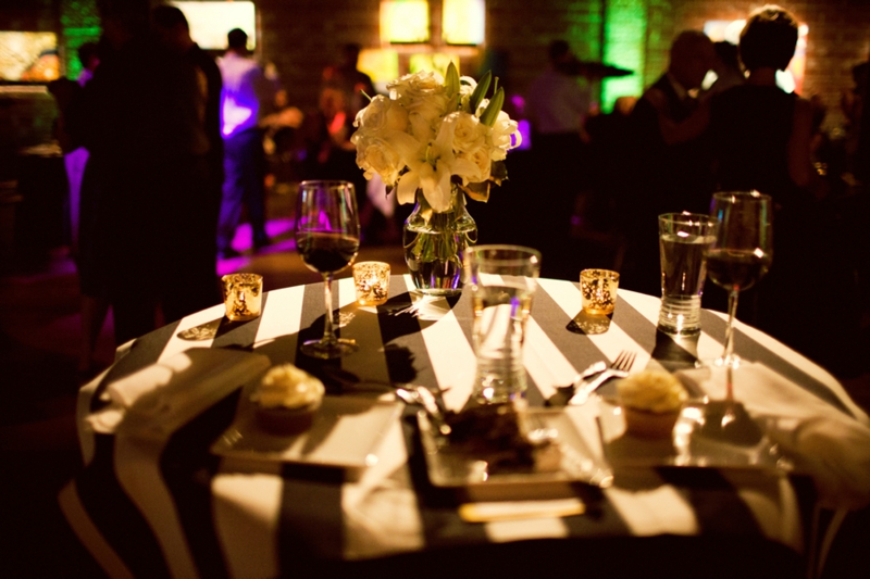 Black & White Art Inspired Wedding via TheELD.com
