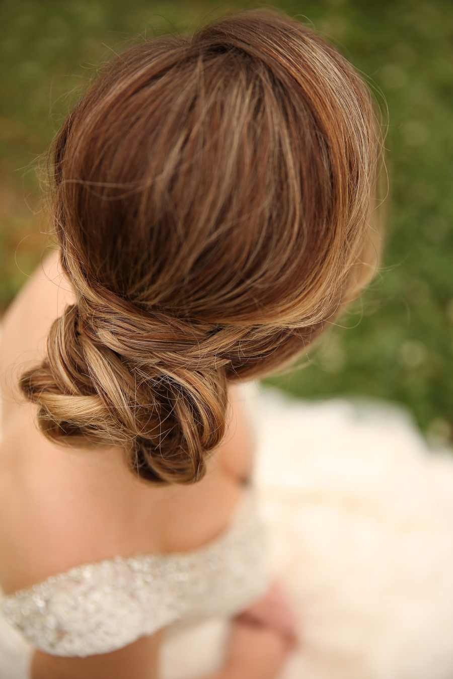 Peach Inspired Southern Wedding Ideas via TheELD.com