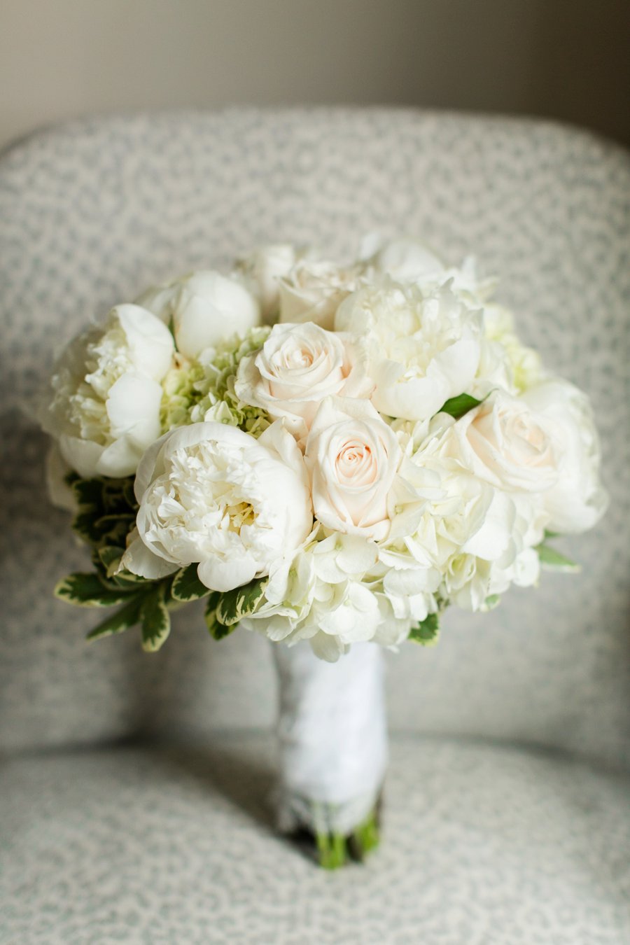 An Elegant Rustic White & Blue New York Summer Wedding via TheELD.com