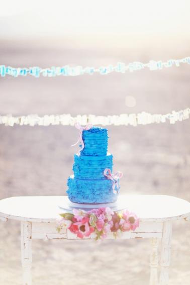 Modern Cobalt Blue & Plum Wedding Inspiration via TheELD.com