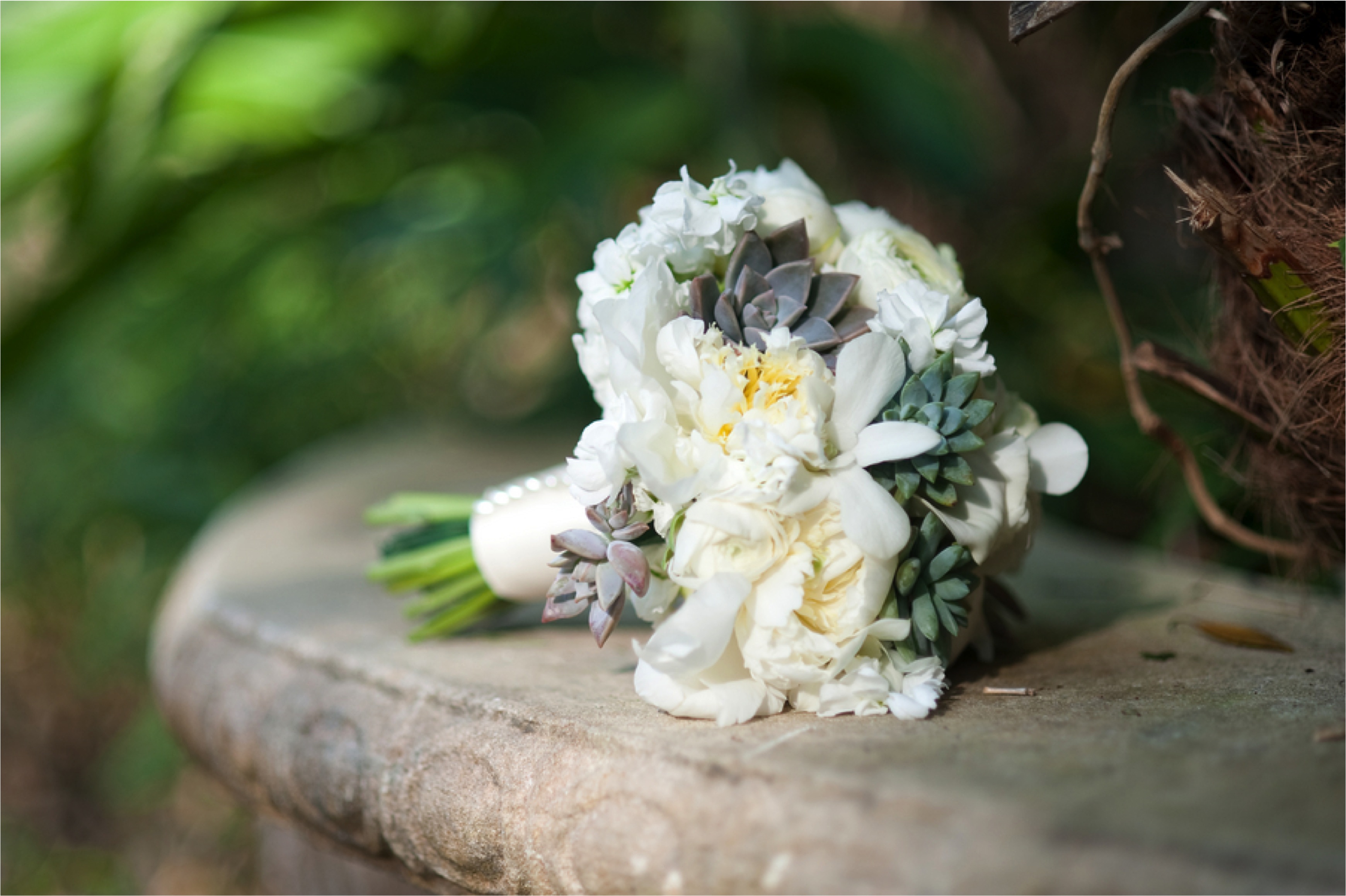 Green & White Nature Inspired Wedding via TheELD.com
