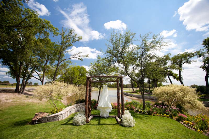 Rustic Elegant Pink Texas Wedding via TheELD.com