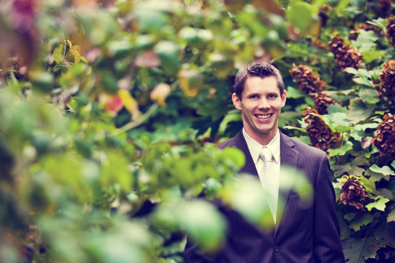 Modern, Elegant Green & Brown Fall Wedding via TheELD.com