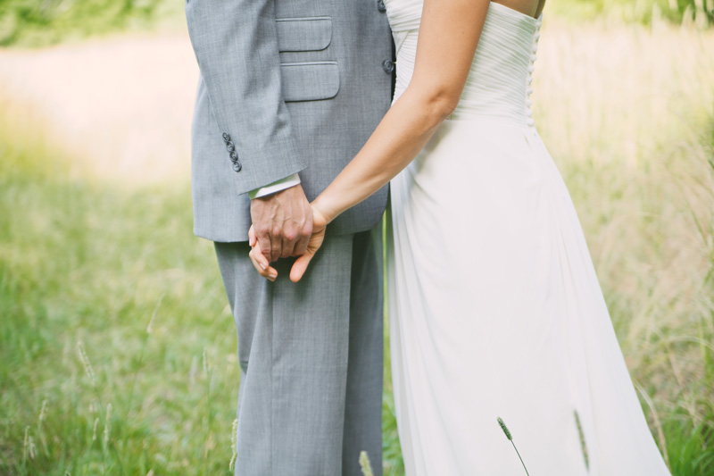 Handcrafted Backyard Cleveland Wedding via TheELD.com