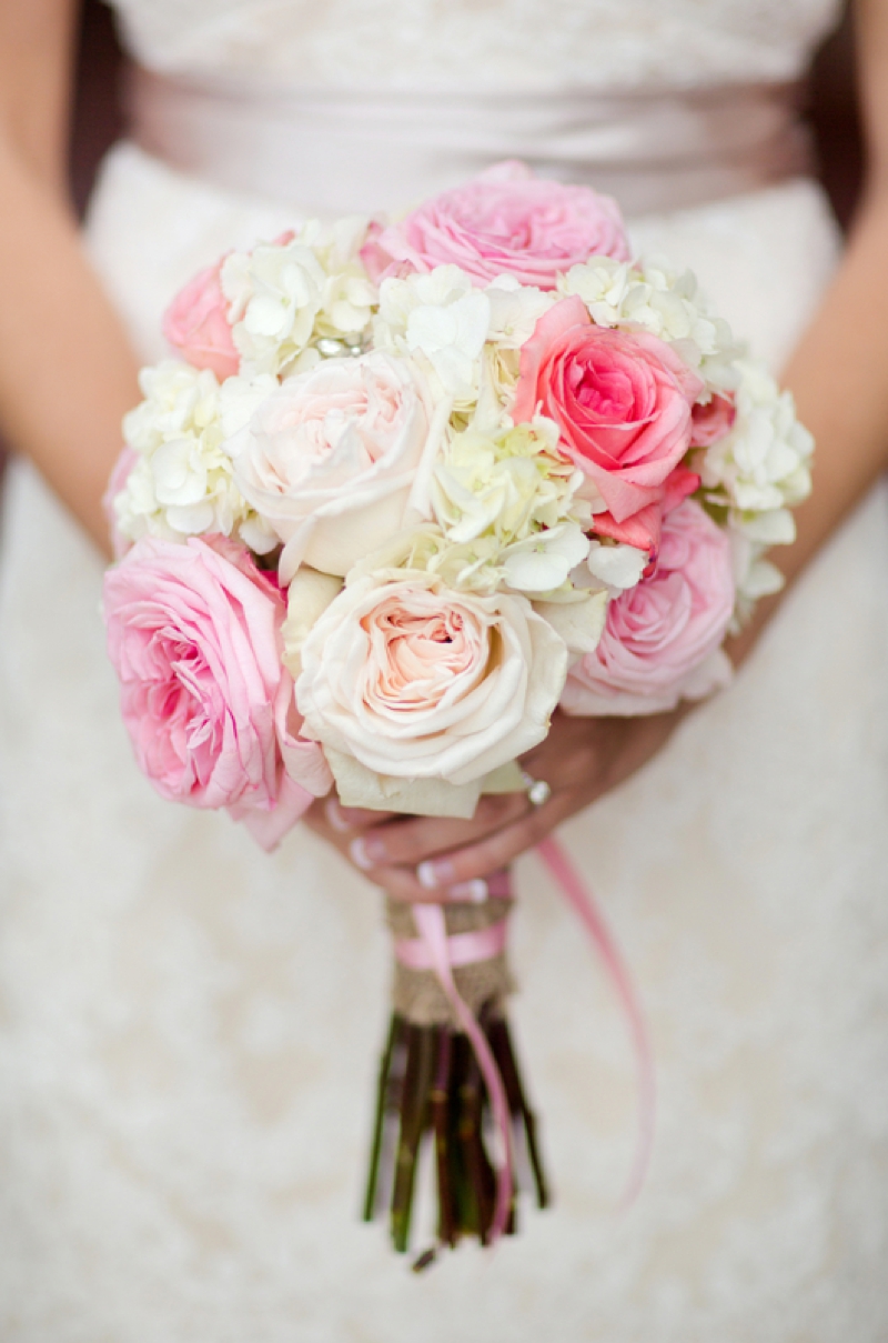 A Pink, Mint, and Burlap Wedding via TheELD.com