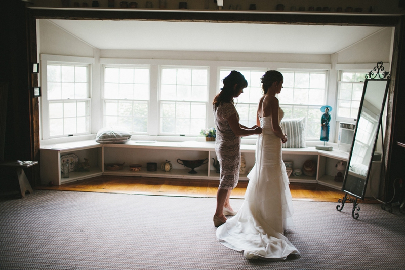 Yellow & Navy Rustic Ohio Wedding By BRAUNphotography via TheELD.com