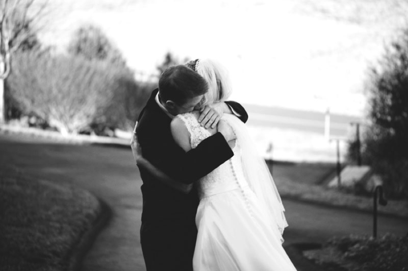 Elegant Silver and White Biltmore Estate Wedding via TheELD.com