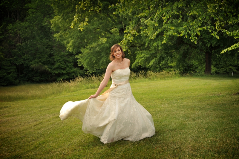 Southern Peach Inspired Bridal Shoot via TheELD.com