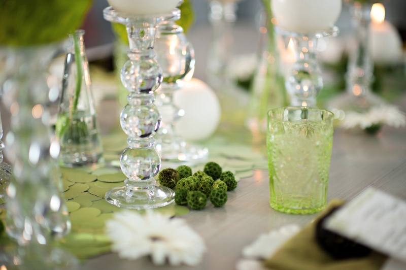 Modern Circle Inspired Green & White Wedding Inspiration via TheELD.com