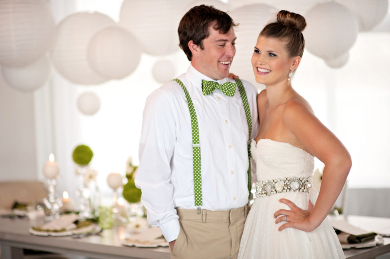 Modern Circle Inspired Green & White Wedding Inspiration via TheELD.com