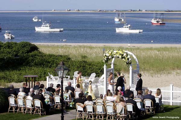 Pro Insight: How To Have An Unplugged Wedding Ceremony via TheELD.com