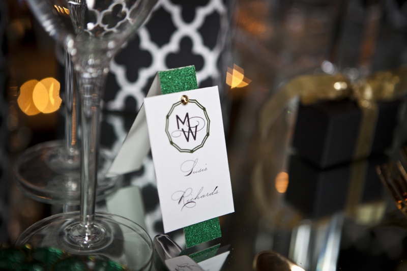 Modern & Glamorous Emerald Green Wedding Inspiration via TheELD.com