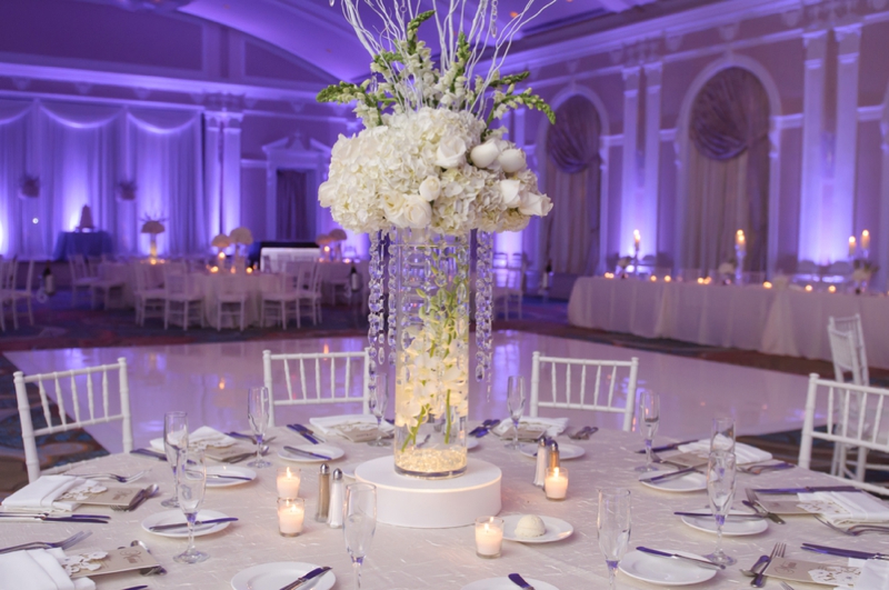 Modern Chic White Wedding via TheELD.com