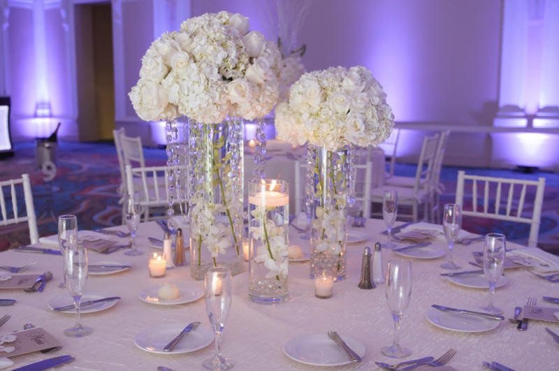 Modern Chic White Wedding via TheELD.com