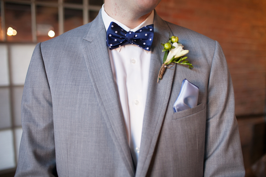 Elegant Navy and White North Carolina Wedding via TheELD.com