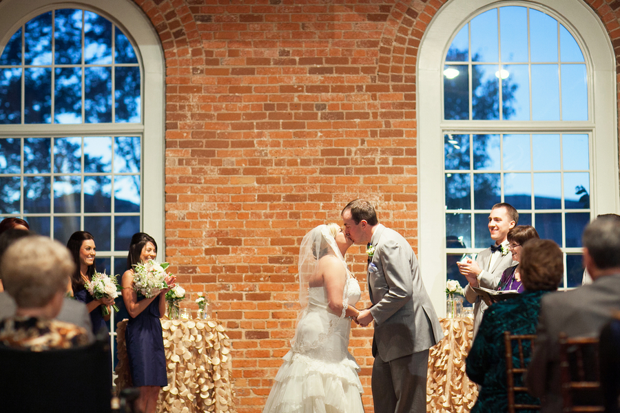 Elegant Navy and White North Carolina Wedding via TheELD.com