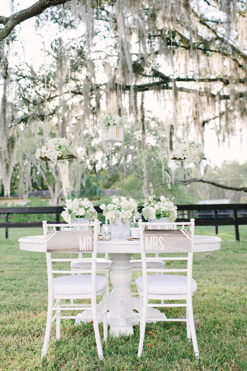 Rustic and Modern White Wedding Inspiration via TheELD.com