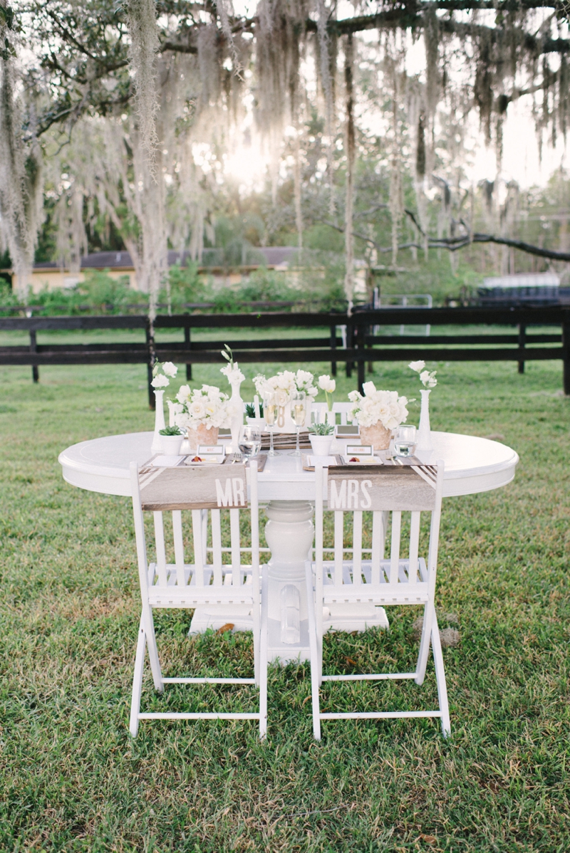 Rustic and Modern White Wedding Inspiration via TheELD.com