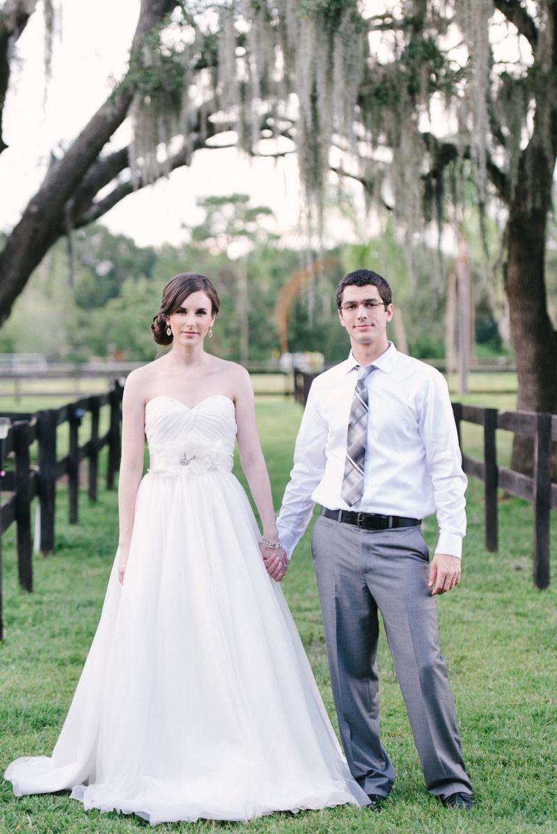 Rustic and Modern White Wedding Inspiration via TheELD.com