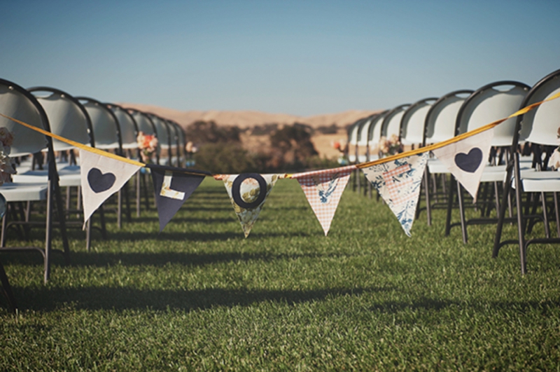 Blush Rustic & Vintage Wedding via TheELD.com