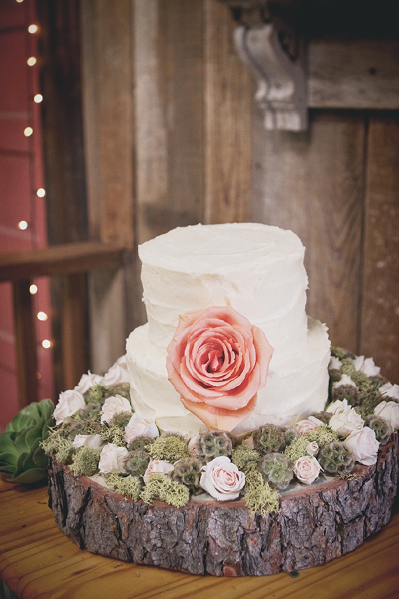 Blush Rustic & Vintage Wedding via TheELD.com