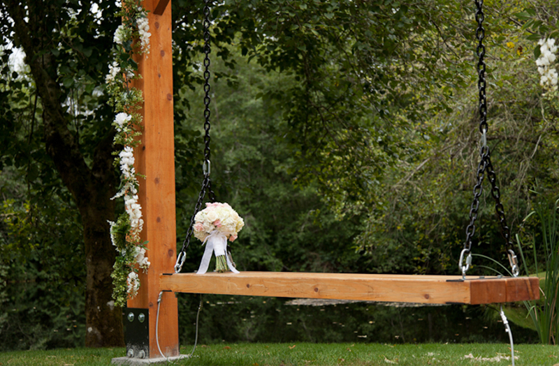 Classic Romantic Pink and White Washington Wedding via TheELD.com