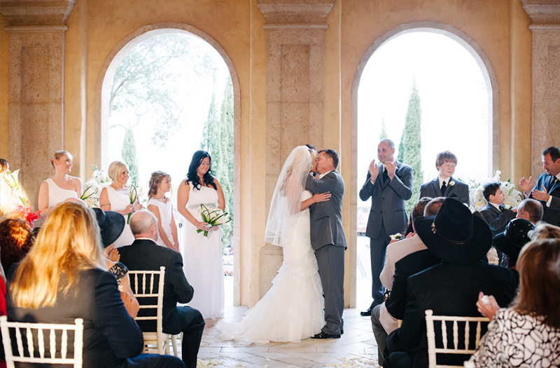 Elegant Green and White Bella Collina Wedding via TheELD.com