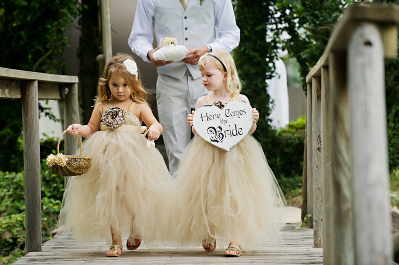 A Rustic Garden Wedding via TheELD.com