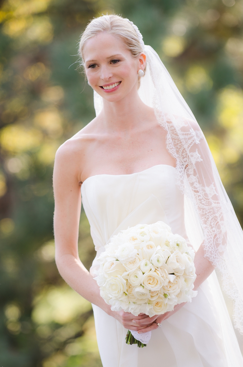 Classic Green & White Minnesota Wedding via TheELD.com