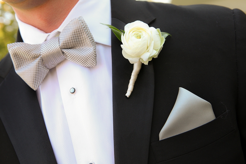 Classic Green & White Minnesota Wedding via TheELD.com