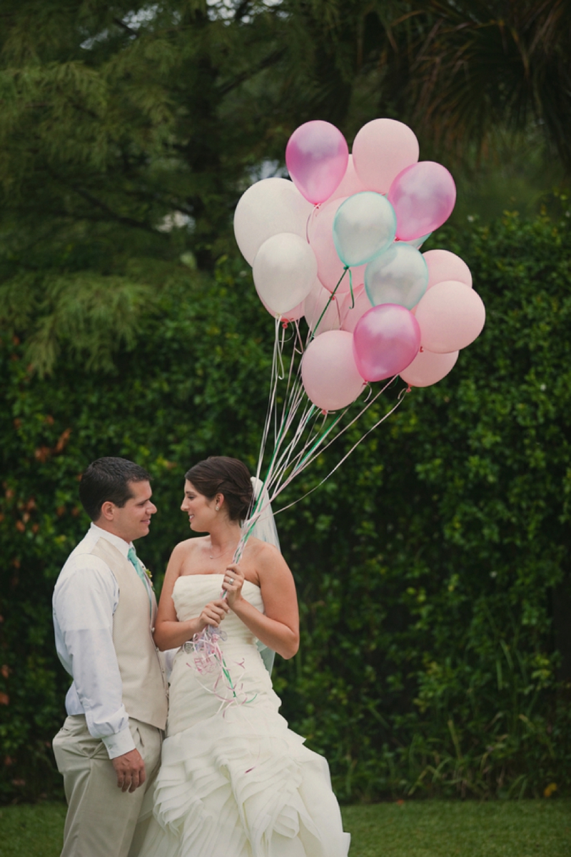 A Shabby Chic Florida Wedding via TheELD.com