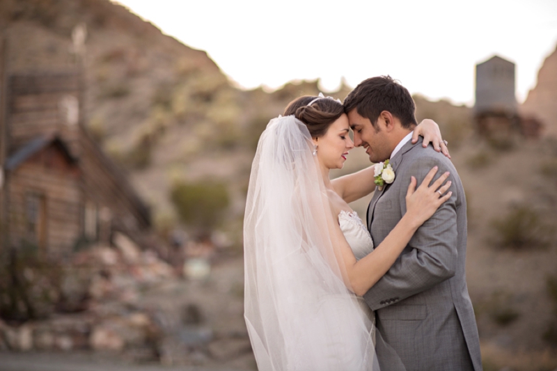 Vintage Glam Desert Bride & Groom Session via TheELD.com