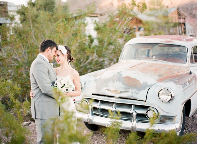 Vintage Glam Desert Bride & Groom Session via TheELD.com