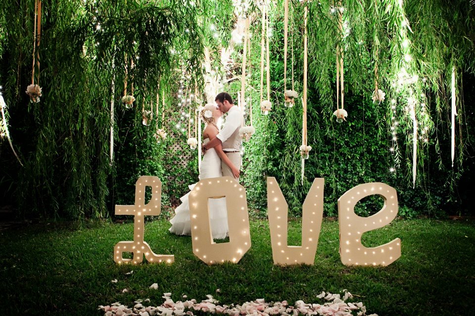 Thursday Tips: Do You Have Too Many Wedding Details? via TheELD.com