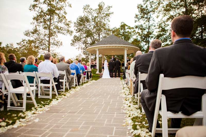 Black and White Classic North Carolina Wedding via TheELD.com