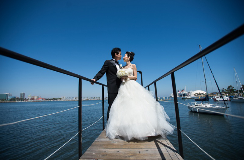Nautical Blue, Yellow, & Gray California Wedding via TheELD.com