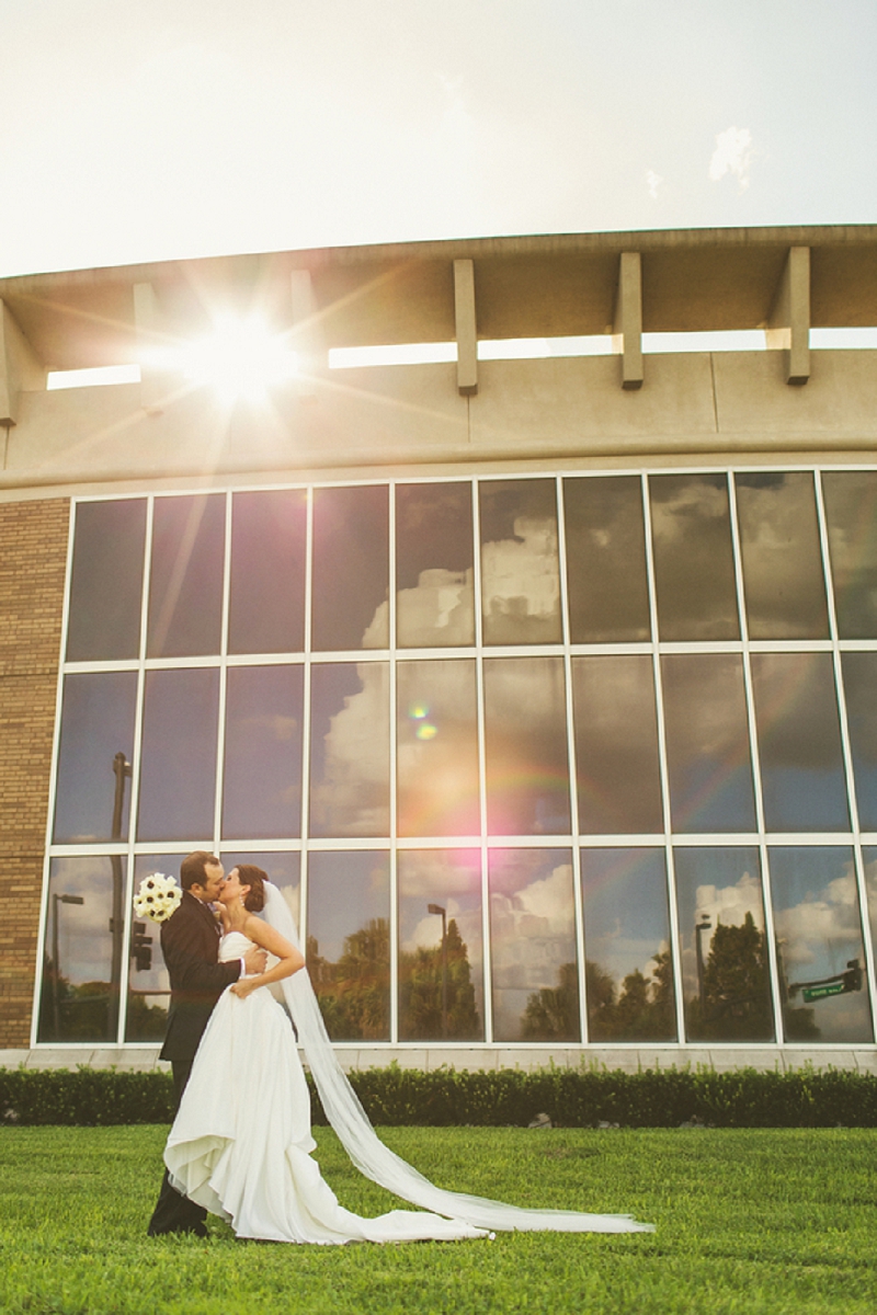 Modern Black and White Florida Wedding via TheELD.com