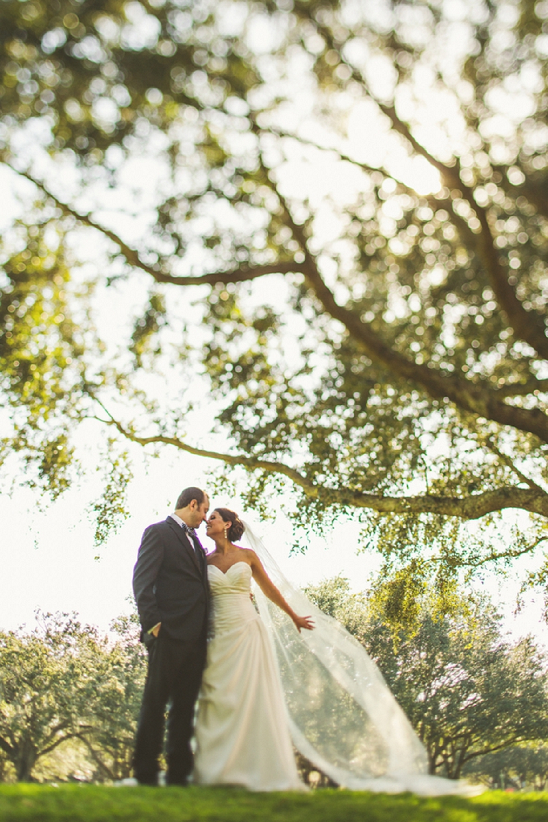 Modern Black and White Florida Wedding via TheELD.com