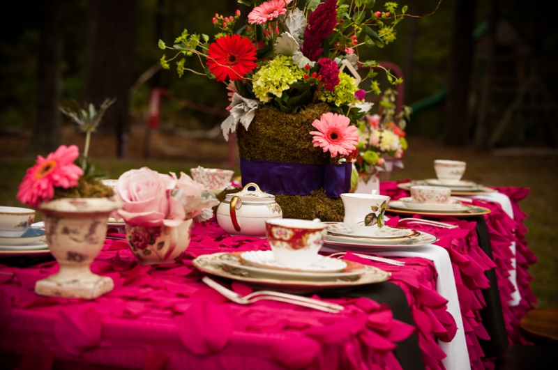 Alice In Wonderland Themed Bridal Shower via TheELD.com