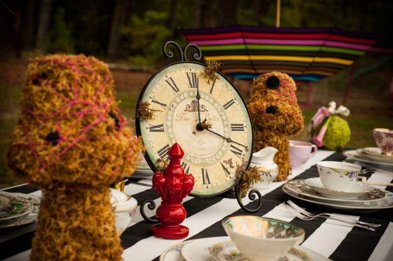 Alice In Wonderland Themed Bridal Shower via TheELD.com