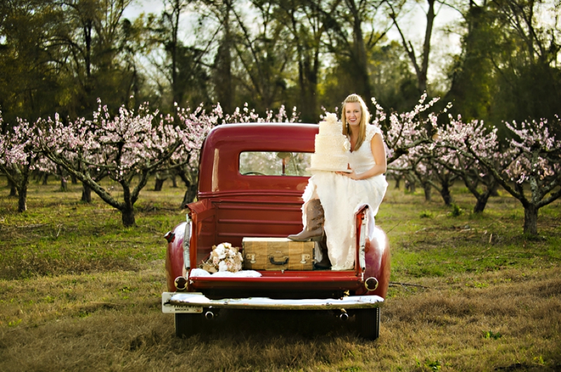 Rustic Wedding Cake Ideas  via TheELD.com