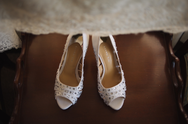 Southern Vintage Pink and Navy Wedding via TheELD.com