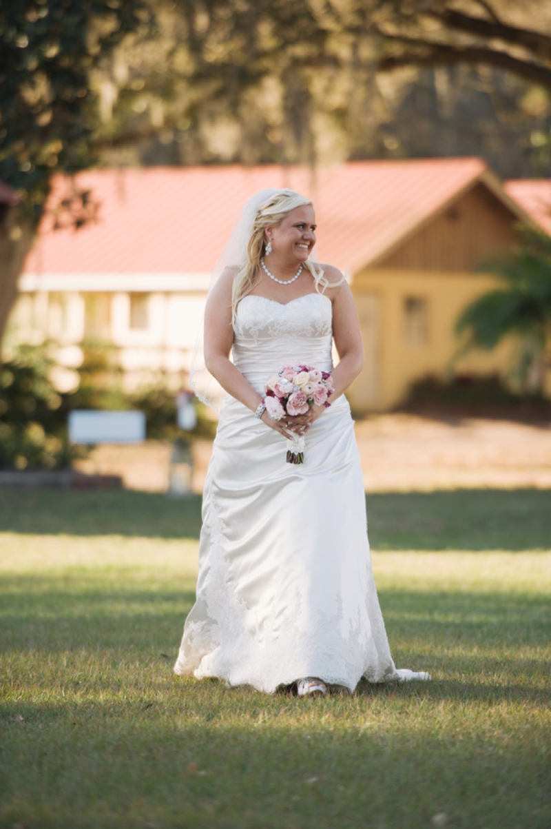 Southern Vintage Pink and Navy Wedding via TheELD.com