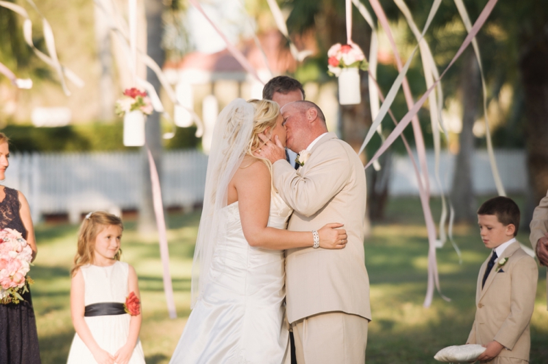 Southern Vintage Pink and Navy Wedding via TheELD.com