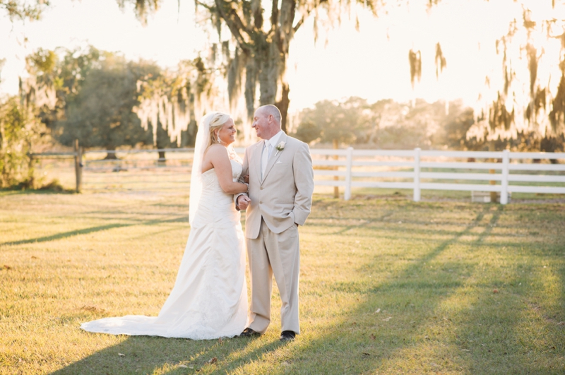 Southern Vintage Pink and Navy Wedding via TheELD.com