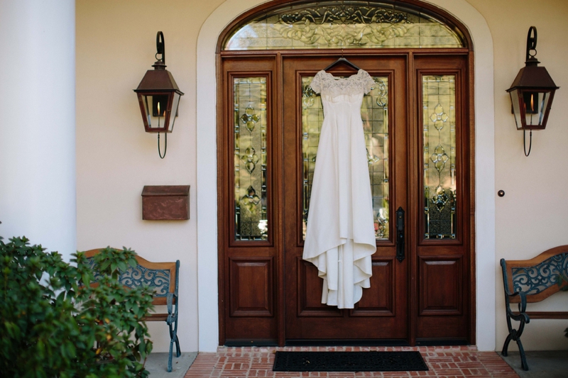 An Elegant Brown Texas Wedding via TheELD.com