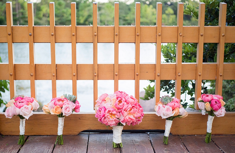 A Modern, Elegant Pink and Gold Wedding via TheELD.com