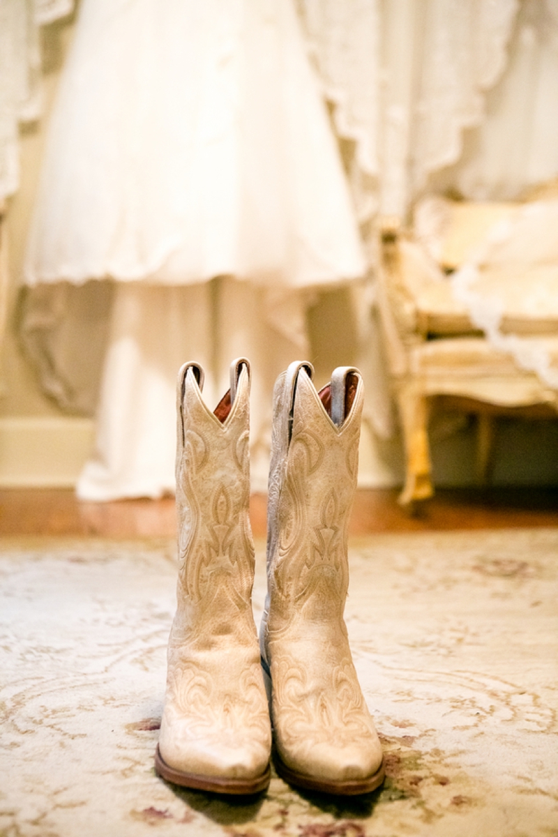 Colorful Country Vintage Nashville Wedding via TheELD.com