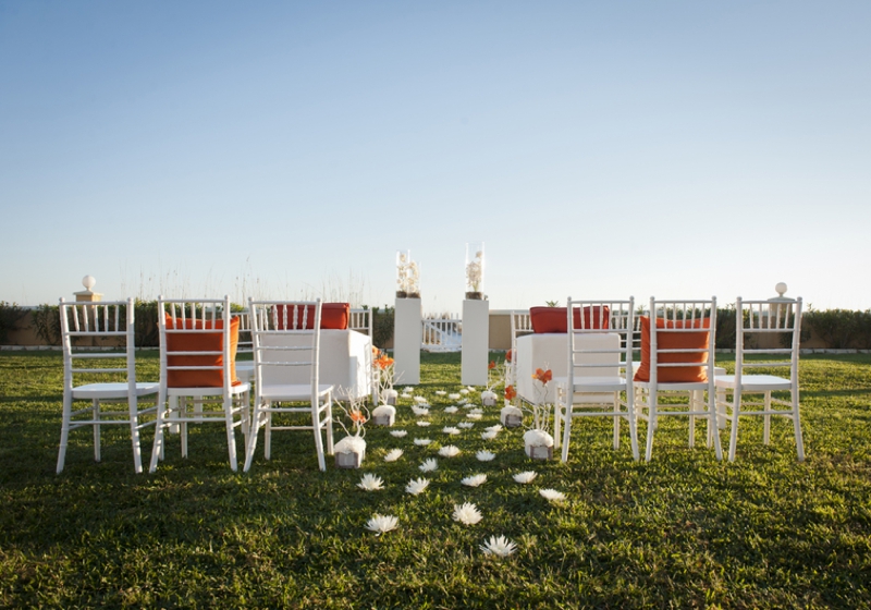 Modern Mexico Inspired Wedding Ideas via TheELD.com